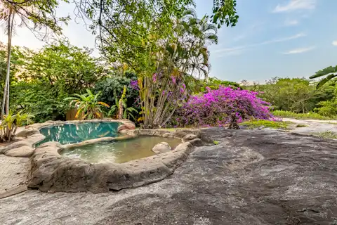 Rock Pool | Gecko Lodge | Holiday Accommodation